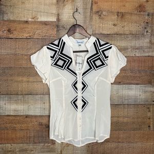 BEBE Triangle cut Silk blouse S